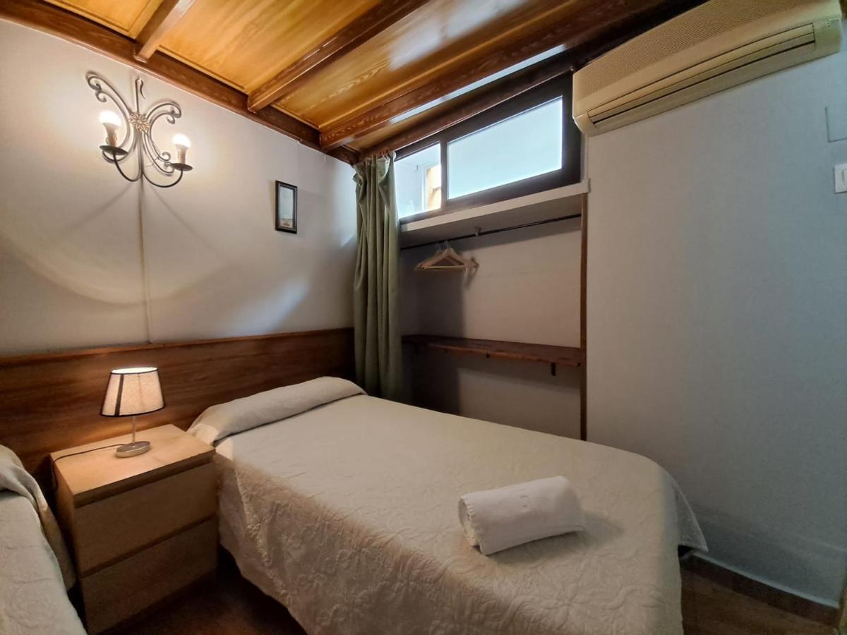 Pension Riosol Sevilla Bagian luar foto