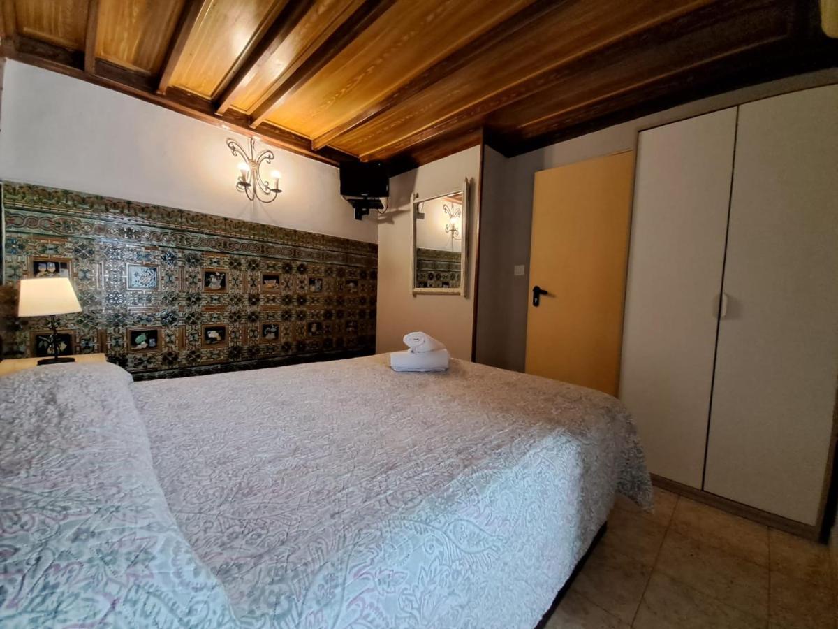 Pension Riosol Sevilla Bagian luar foto