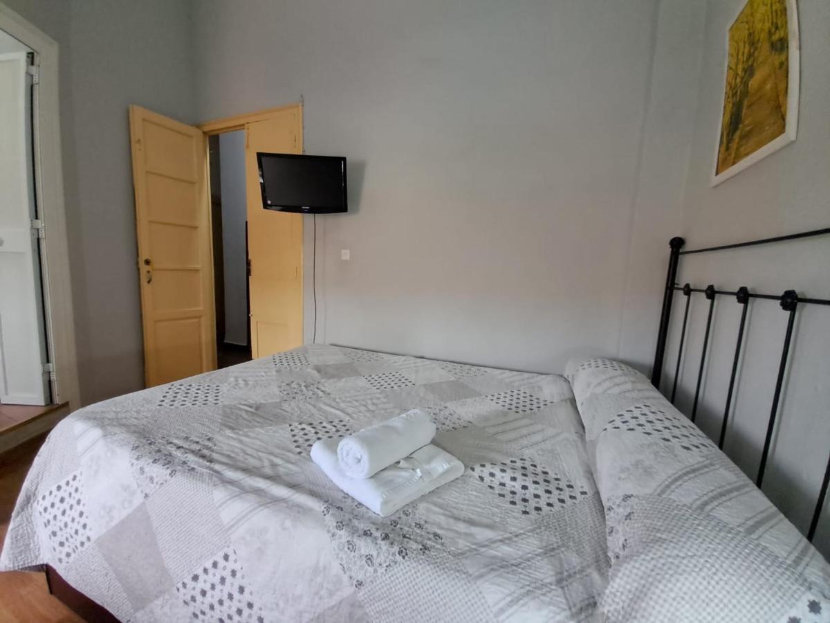 Pension Riosol Sevilla Bagian luar foto