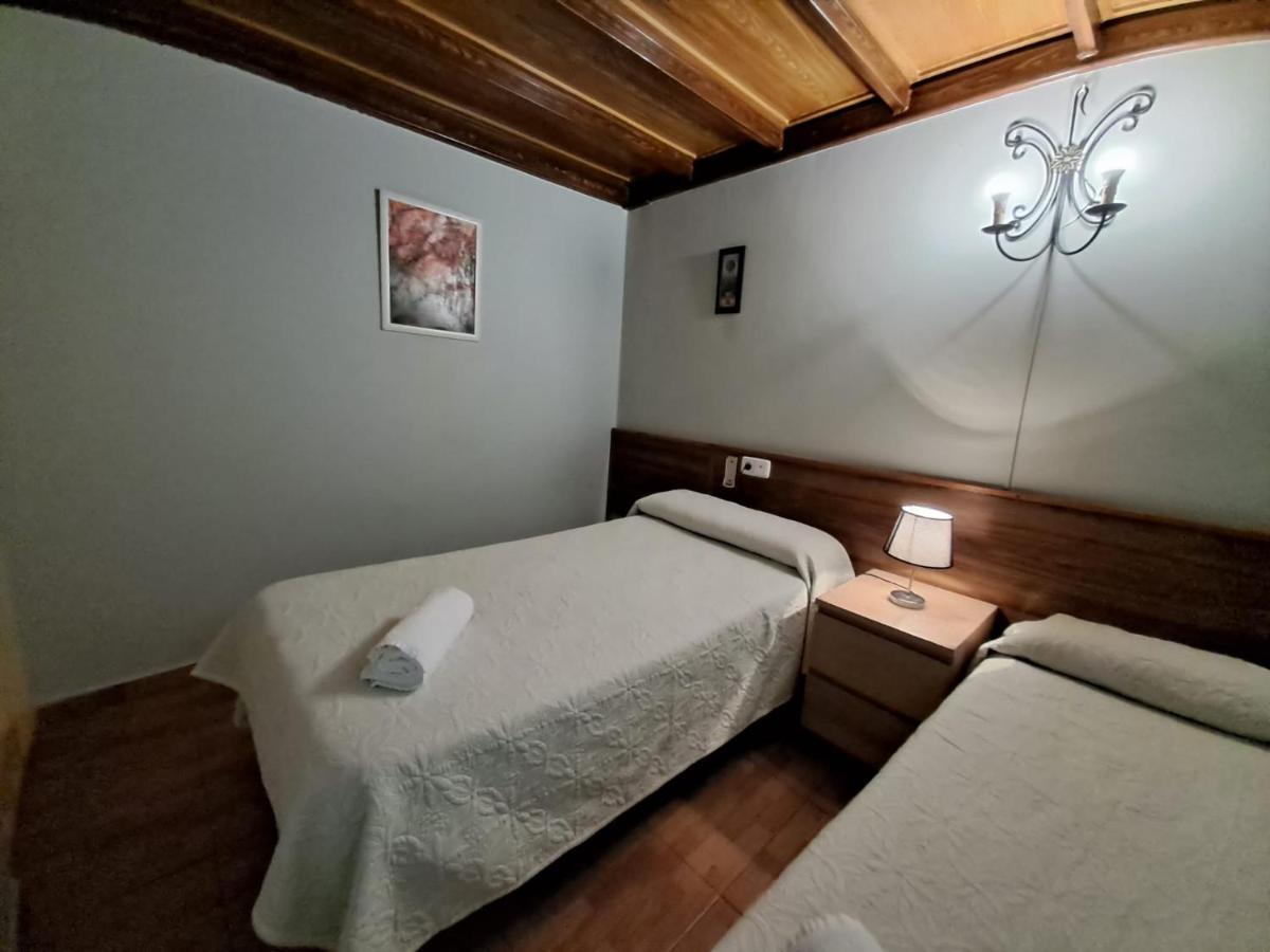 Pension Riosol Sevilla Bagian luar foto