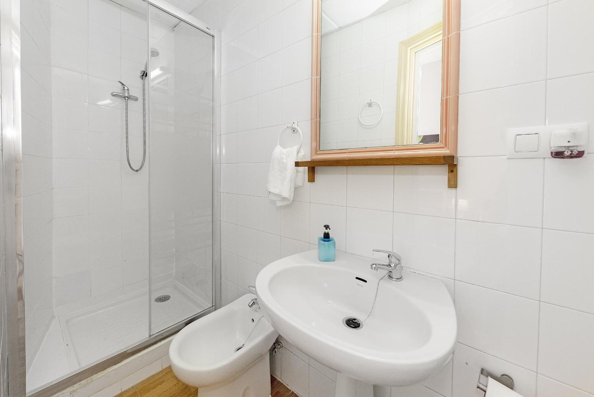 Pension Riosol Sevilla Bagian luar foto
